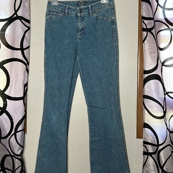 Tahari medium wash flare, jeans size 2 - Picture 1 of 11